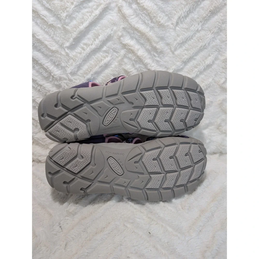 S6 KEEN Kids' Seacamp II CNX‎ Water Sandals Size 5 Color purple and pink New